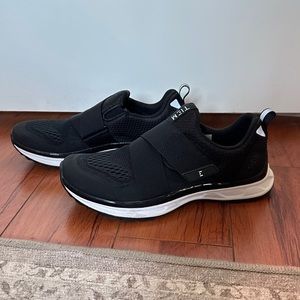 Like New TIEM slipstream cycling shoes in black US 7.5
